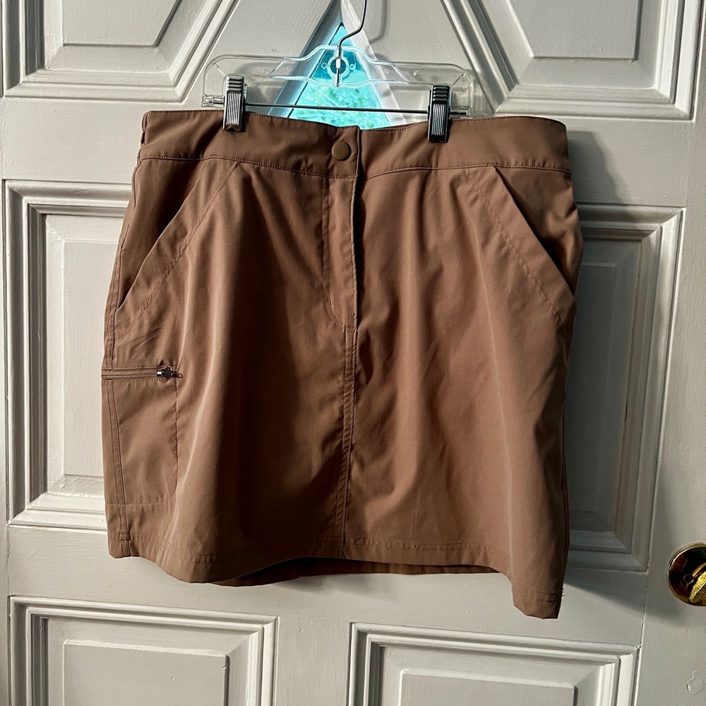 32 Degrees Women's Tan Skort with Zip Pocket